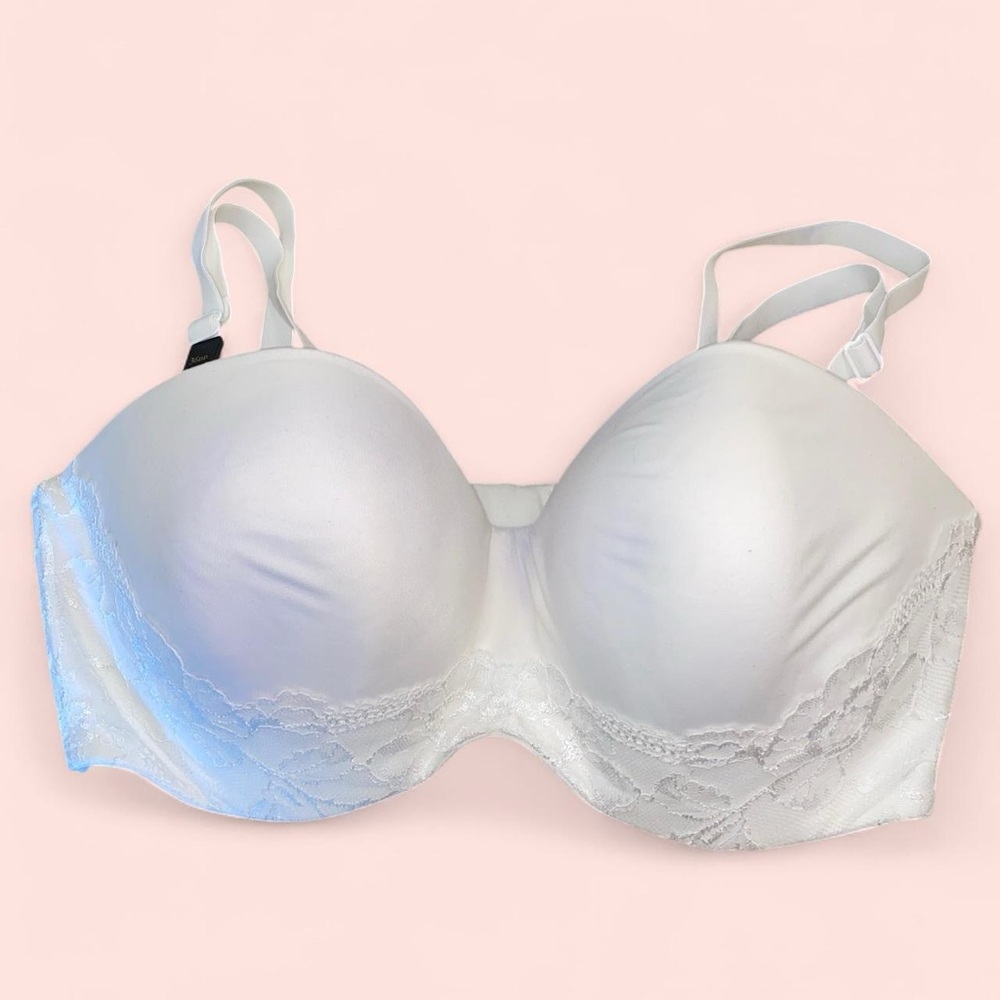 Brand new with tags Victorias Secret 36DD regular padded Bra